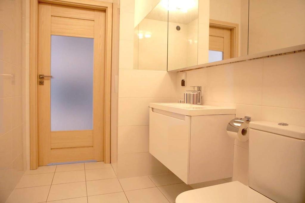 Apartemen studio 35 m² dengan 1 kamar mandi pribadi di Pusat Kota Poznan Bagian luar foto