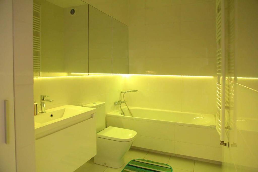 Apartemen studio 35 m² dengan 1 kamar mandi pribadi di Pusat Kota Poznan Bagian luar foto